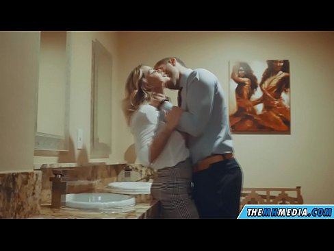 ❤️ Wann eng Busty Blond Iech an engem ëffentlechen Toilette verféiert ❤️❌ Schéine Porno bei eis lb.pornogroupp.ru ❤